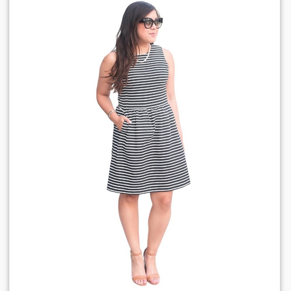 J. Crew Daybreak Striped pleated ponte dress zip back black white size Small